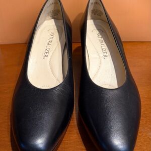 Naturalizer Women's Classic Black Pumps